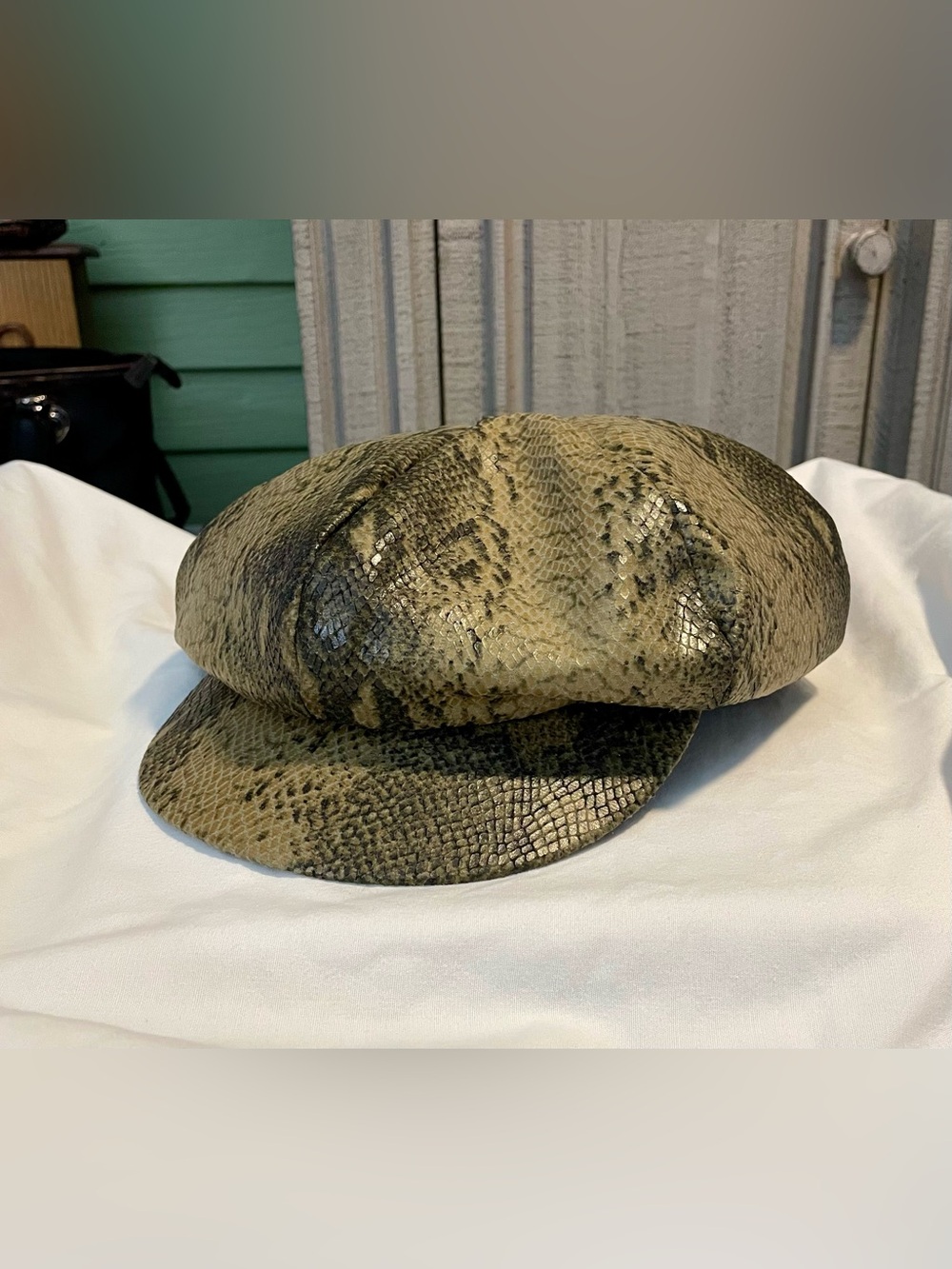 VINTAGE Cabbie/Paperboy Cap/Hat/Tam -Faux Python -Unknown Maker -In Great Shape